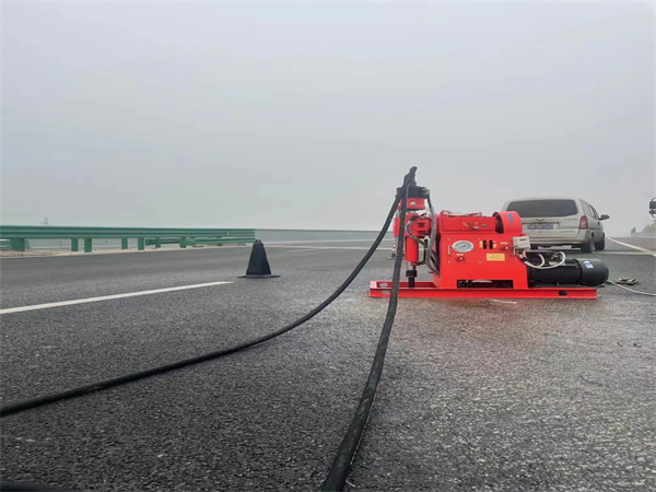 八宿马路路基路面开裂下沉注浆加固灌浆